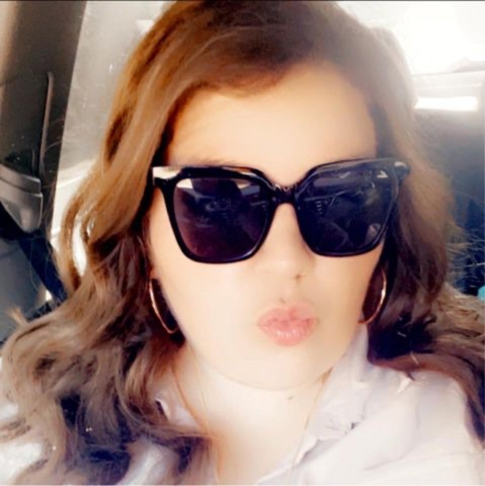 Meet your Posher, Megan